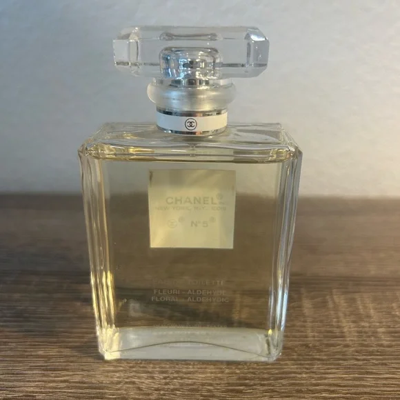 Chanel N°5 L'Eau Toilette Spray - Picture 2 of 4